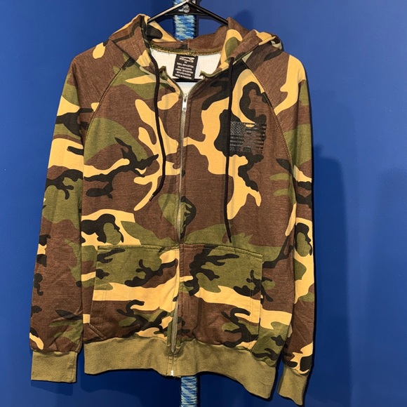 Rothco Other - ROTHCO - Camo Thermal Lined Hoodie with Flag Design Size Medium